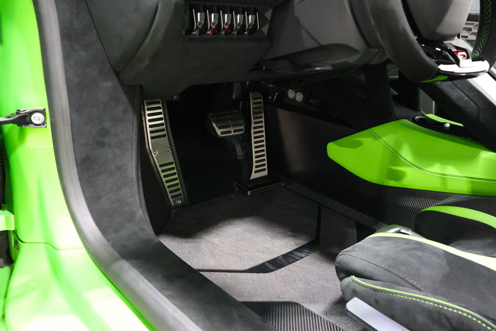 Used 2022 Lamborghini Huracan STO image 26