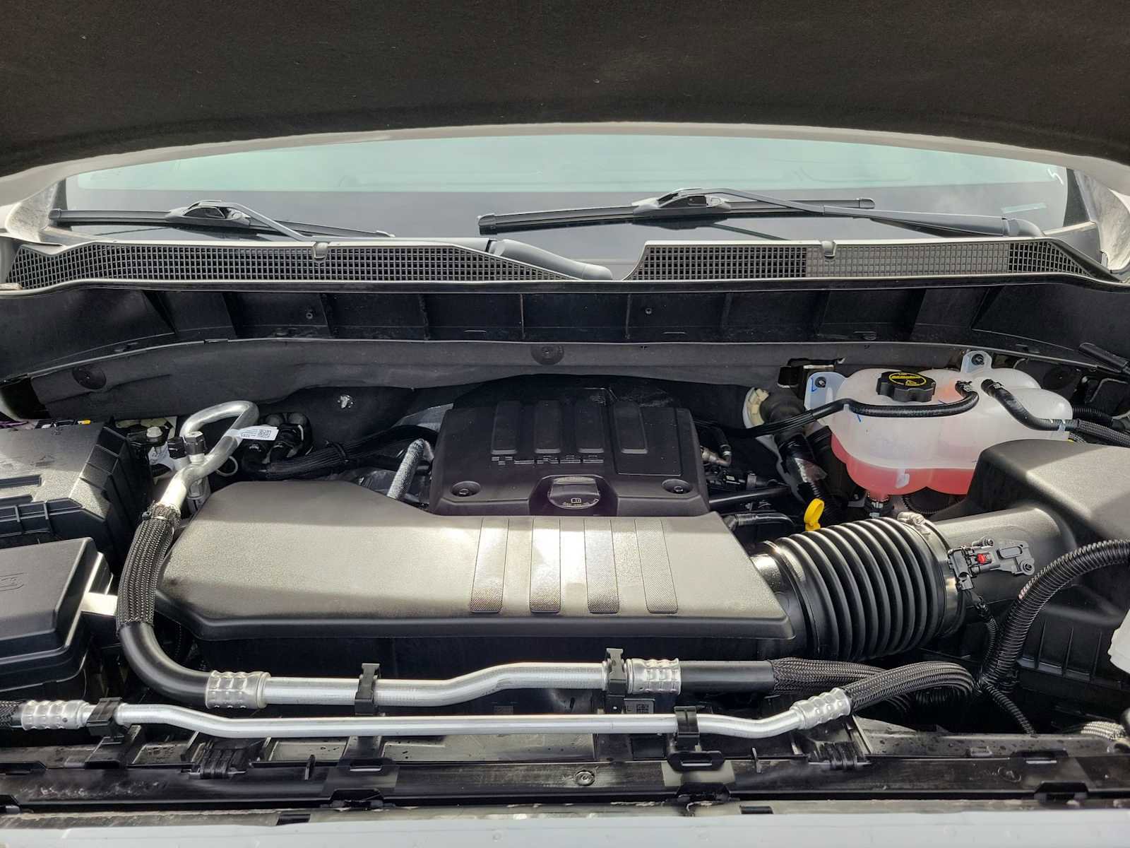 Used 2025 Chevrolet Silverado 1500 Custom image 9