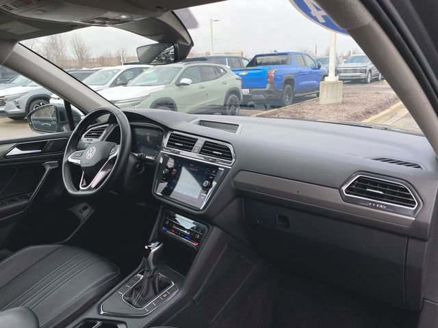 Used 2024 Volkswagen Tiguan SE image 27