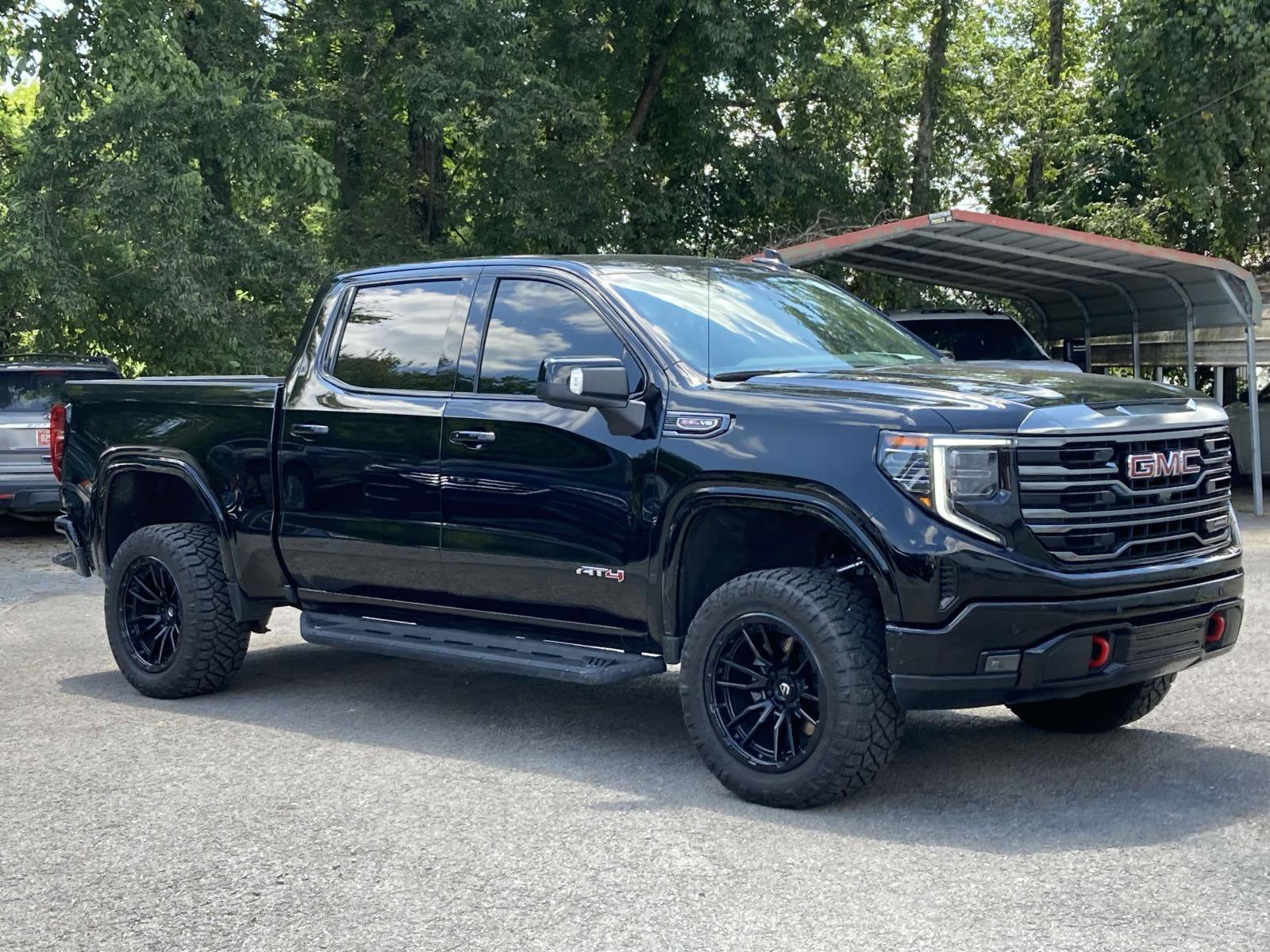 Used 2024 GMC Sierra 1500 AT4 w/ Technology Package image 1