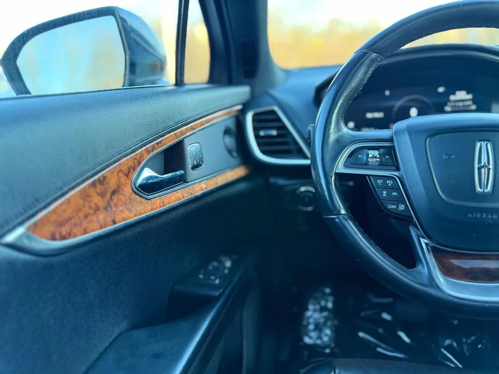 Used 2020 Lincoln Nautilus Reserve image 18