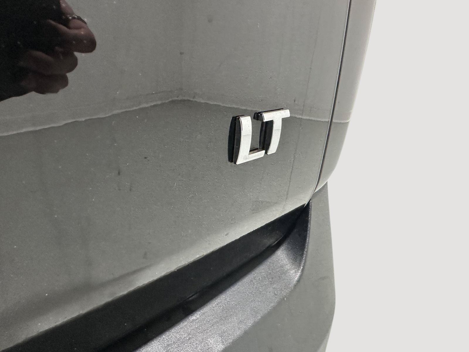 Used 2022 Chevrolet Traverse LT w/ LPO, Floor Liner Package AWD/4WD image 28