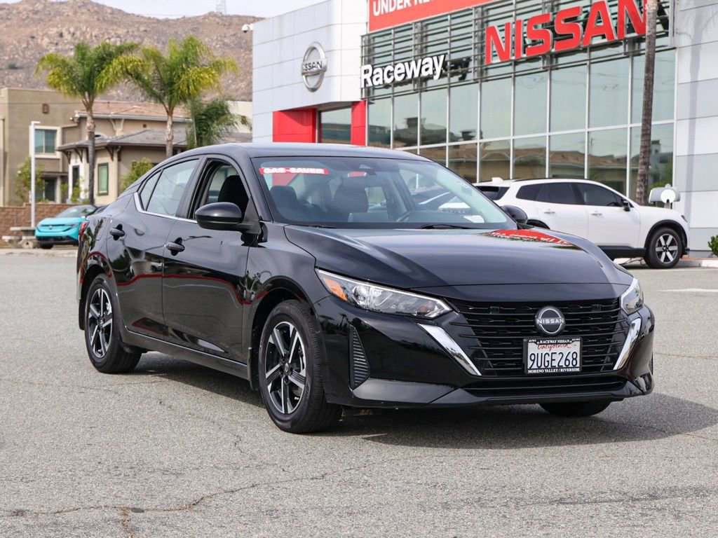 Used 2025 Nissan Sentra SV image 2