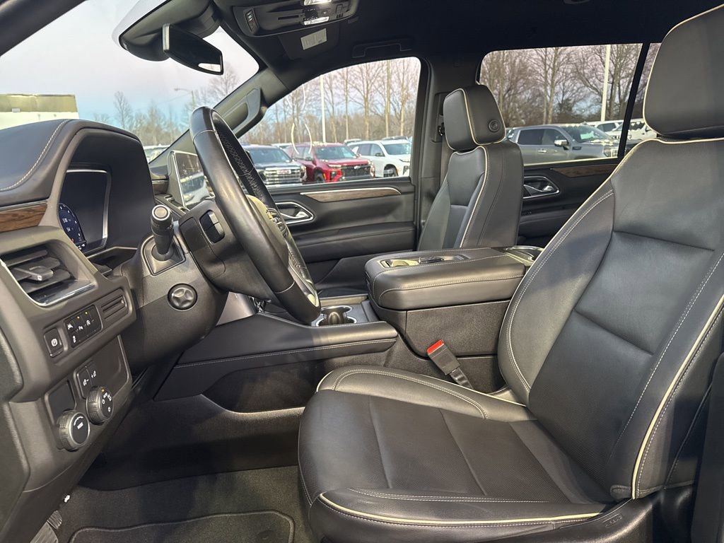 Used 2023 Chevrolet Suburban Premier image 10