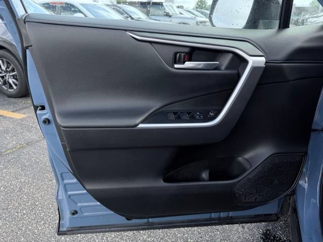 Used 2022 Toyota RAV4 XSE w/ XSE Grade Weather Package AWD/4WD image 15