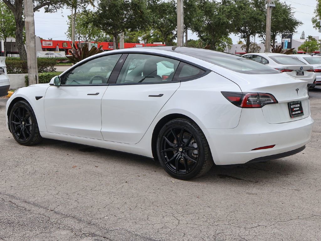 Used 2021 Tesla Model 3 Standard Range Plus RWD image 9