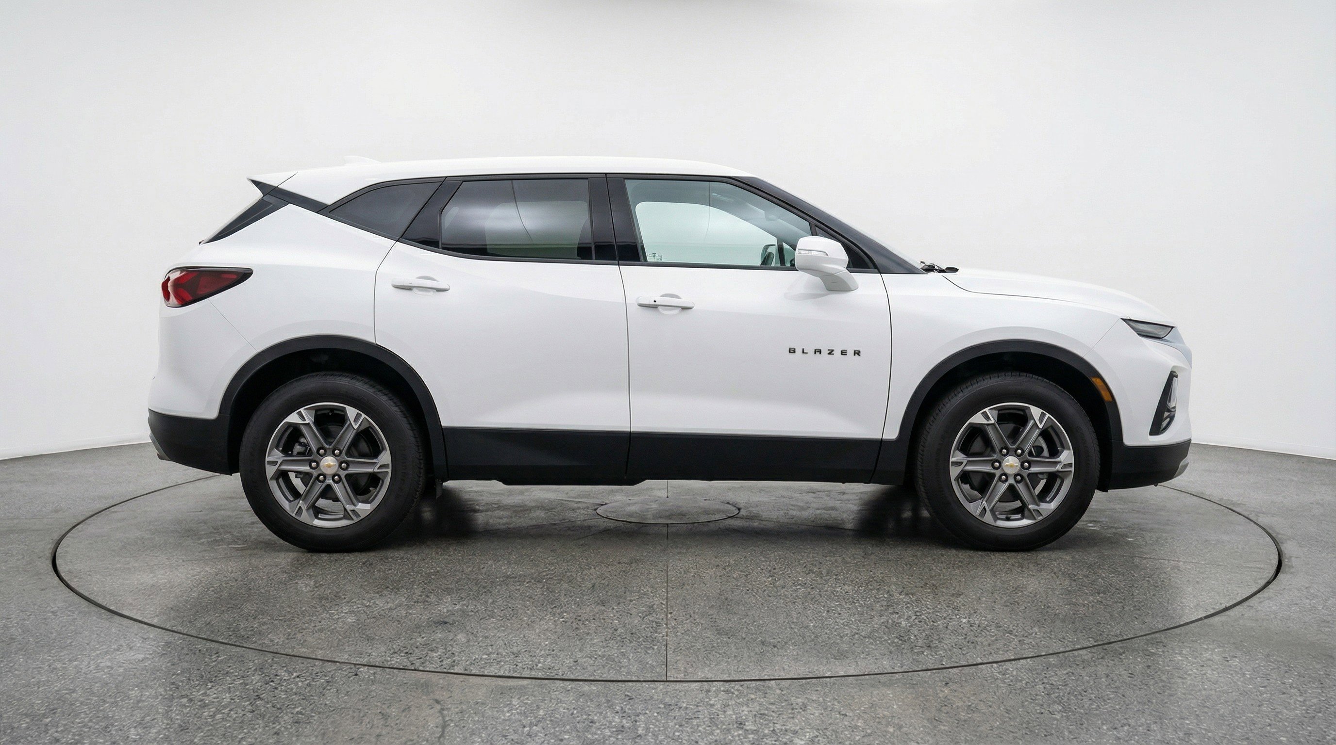 Used 2025 Chevrolet Blazer LT image 11