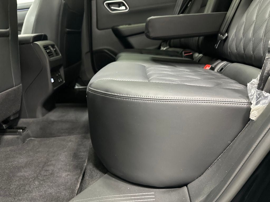 Used 2026 Nissan Rogue Platinum w/ Platinum Premium Package AWD/4WD image 46