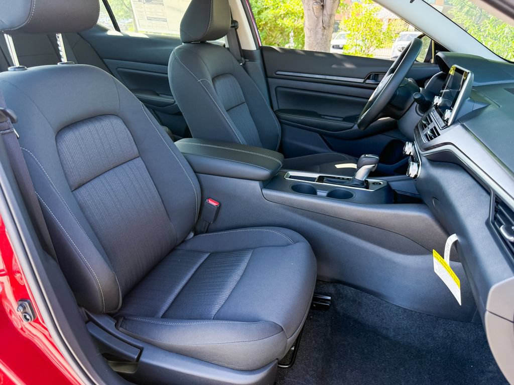 New 2026 Nissan Altima 2.5 SV FWD image 8