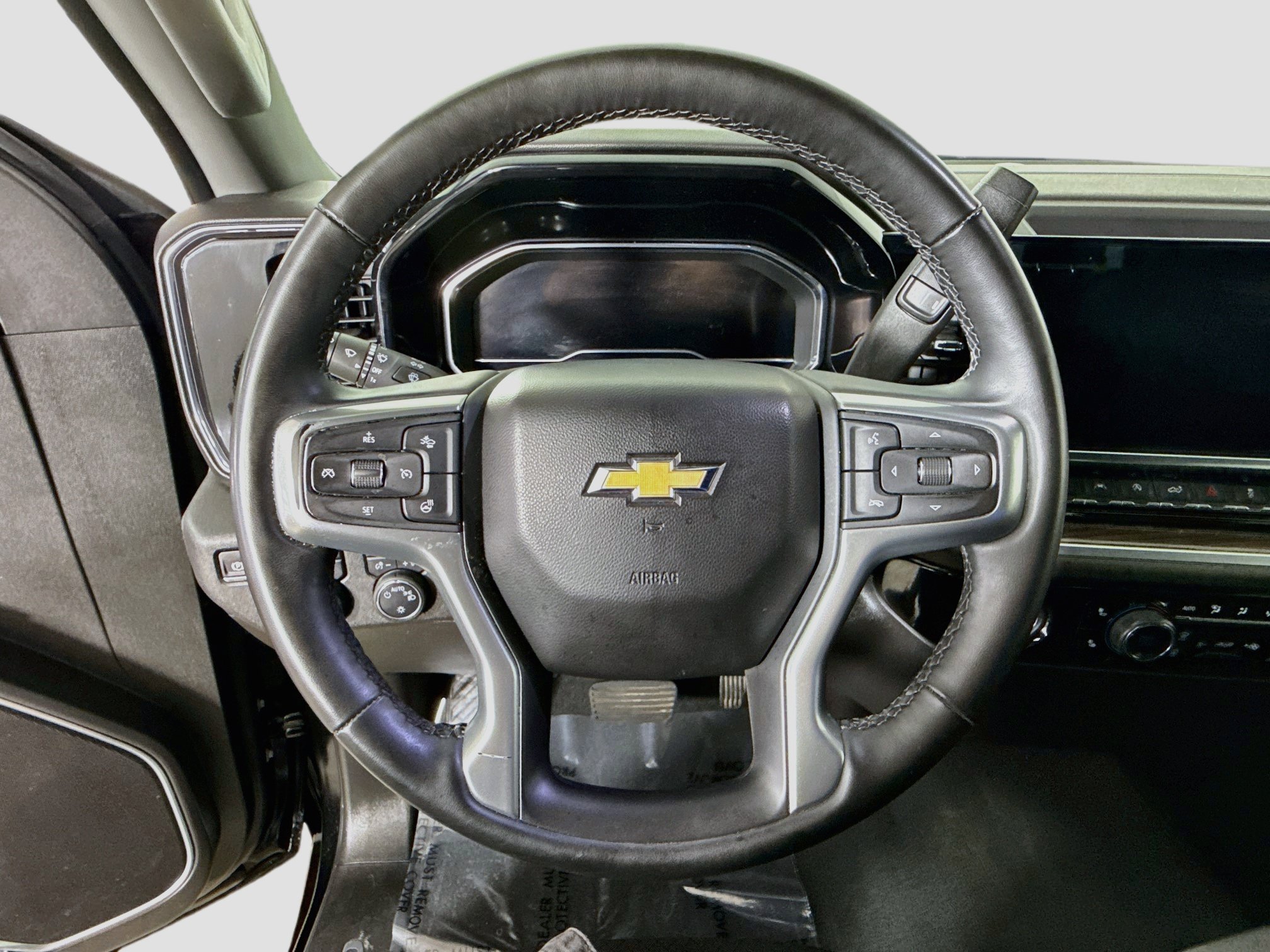 Used 2024 Chevrolet Silverado 1500 LT AWD/4WD image 13