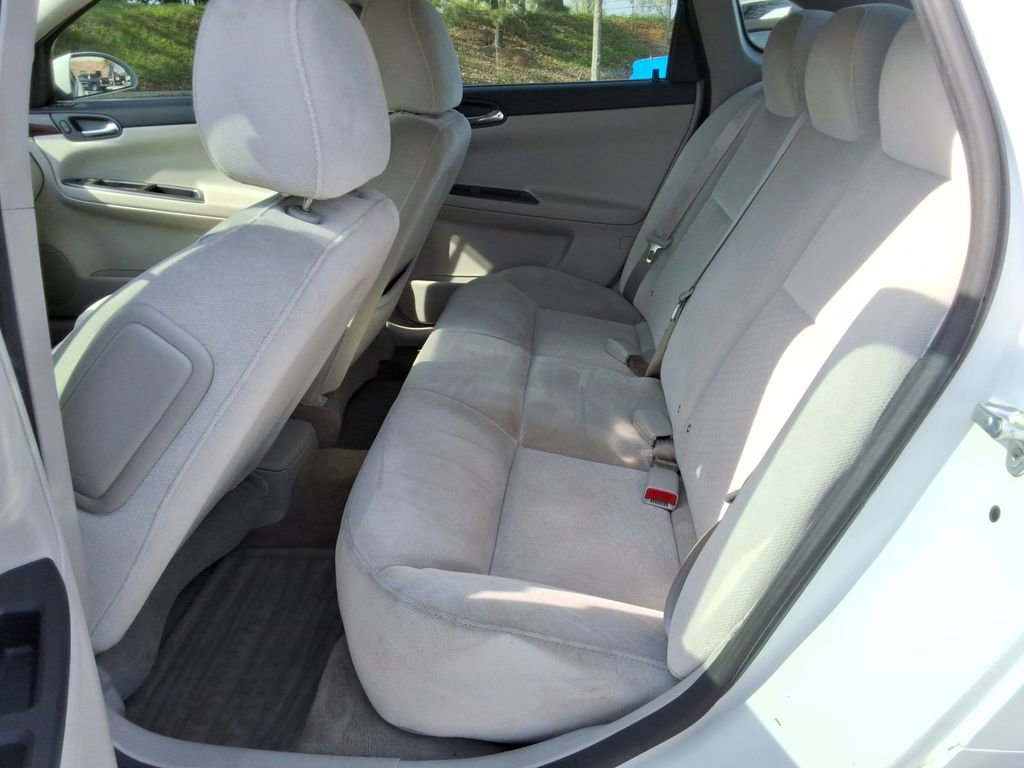 Used 2010 Chevrolet Impala LS FWD image 18