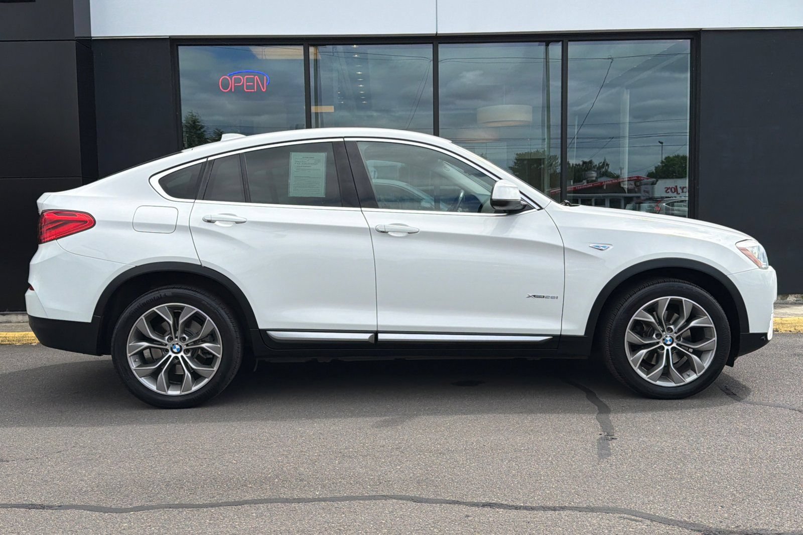 Used 2015 BMW X4 xDrive28i AWD/4WD image 3