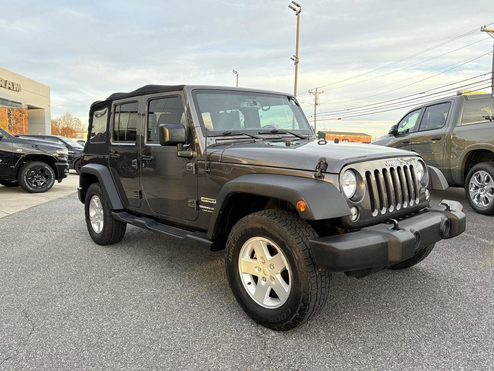 Used 2018 Jeep Wrangler Unlimited Sport S image 3