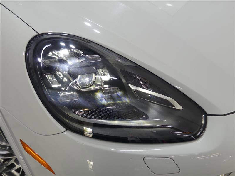 Used 2017 Porsche Cayenne Platinum Edition AWD/4WD image 15