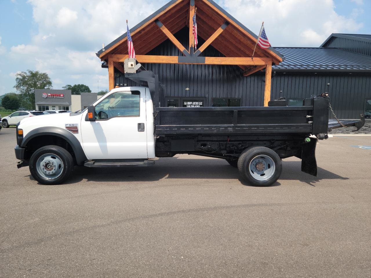 Used 2009 Ford F550 4x4 Regular Cab Super Duty image 16