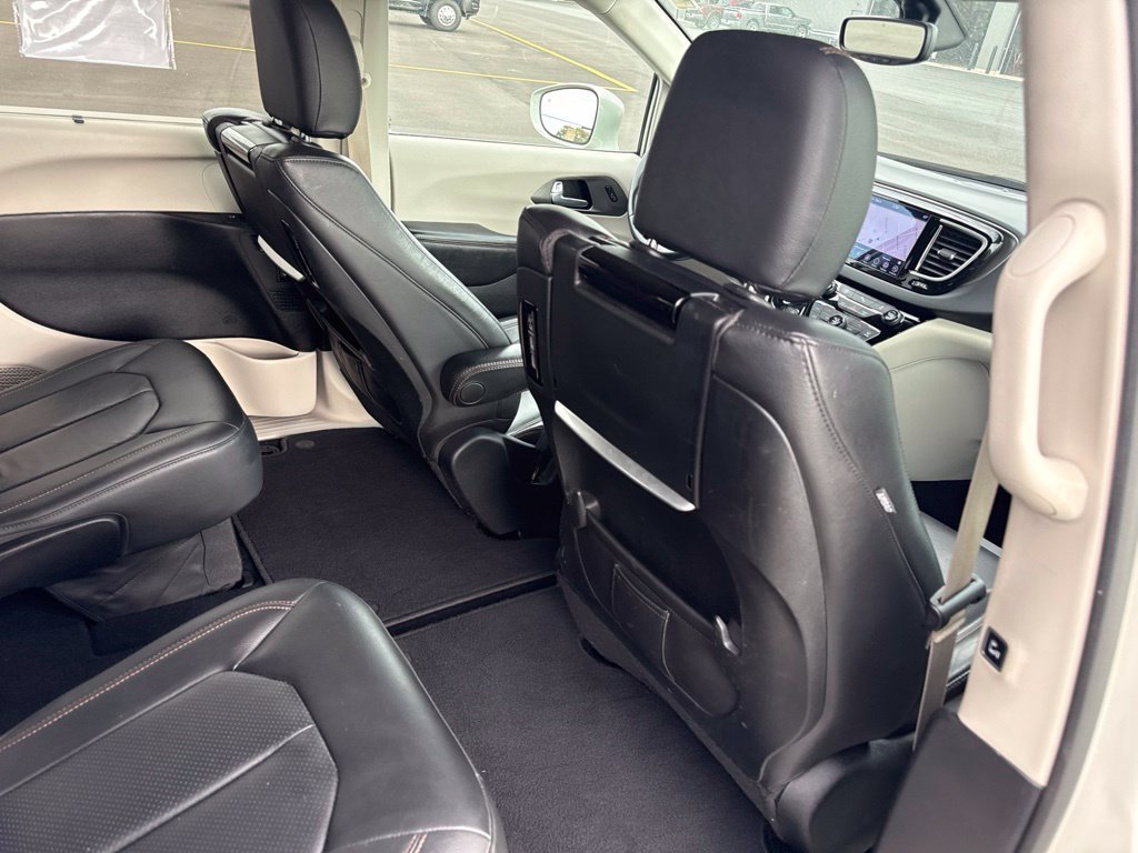 Used 2020 Chrysler Pacifica Touring-L Plus FWD image 24