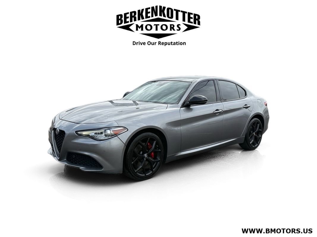 Used 2021 Alfa Romeo Giulia Ti w/ Nero Edizione image 7