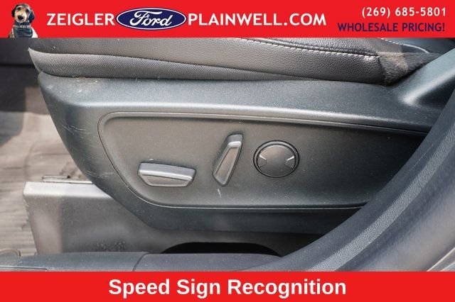 Used 2022 Ford Escape SEL image 18
