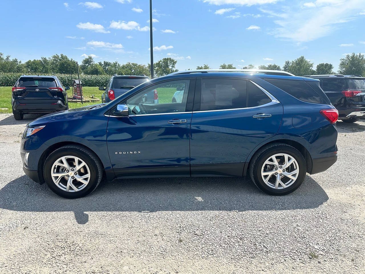 Used 2021 Chevrolet Equinox Premier w/ LPO, Floor Liner Package FWD image 2