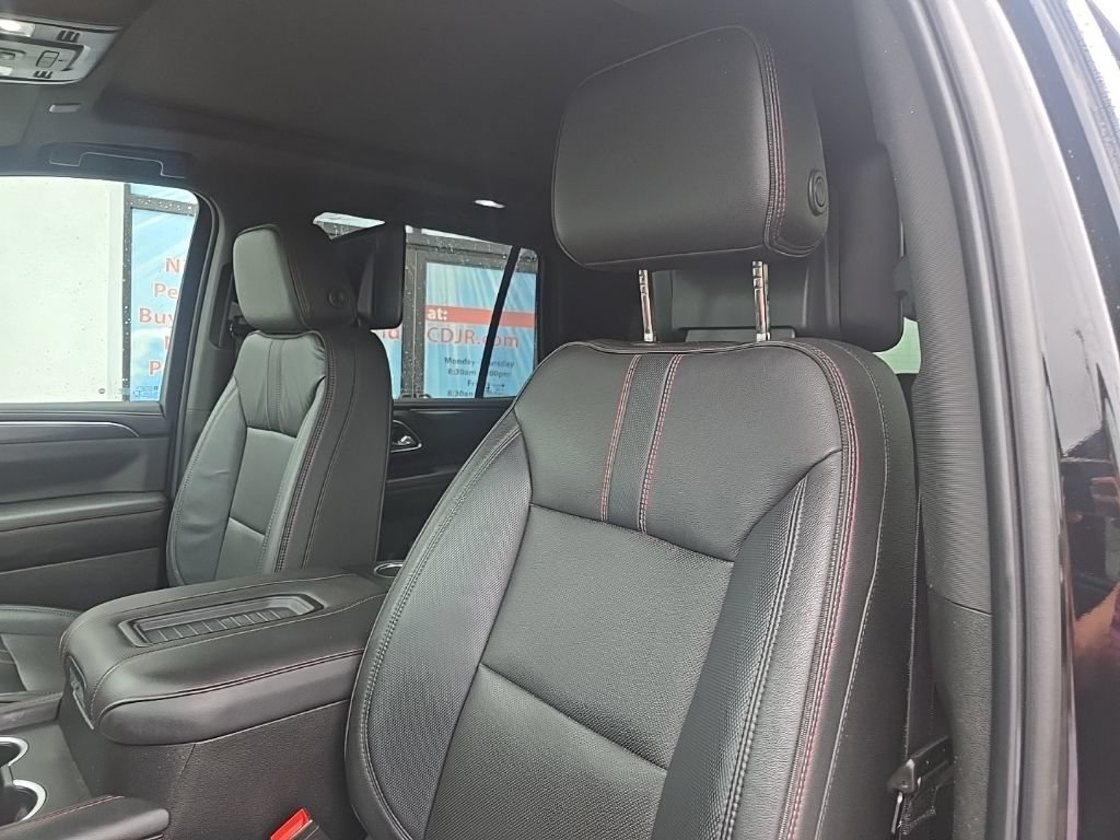 Used 2021 Chevrolet Tahoe RST w/ Luxury Package AWD/4WD image 33