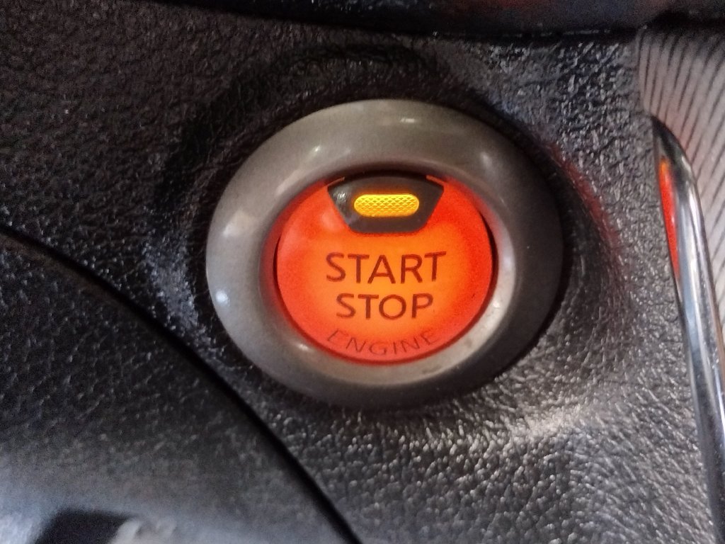Used 2014 Nissan Sentra SR w/ Premium Package FWD image 33