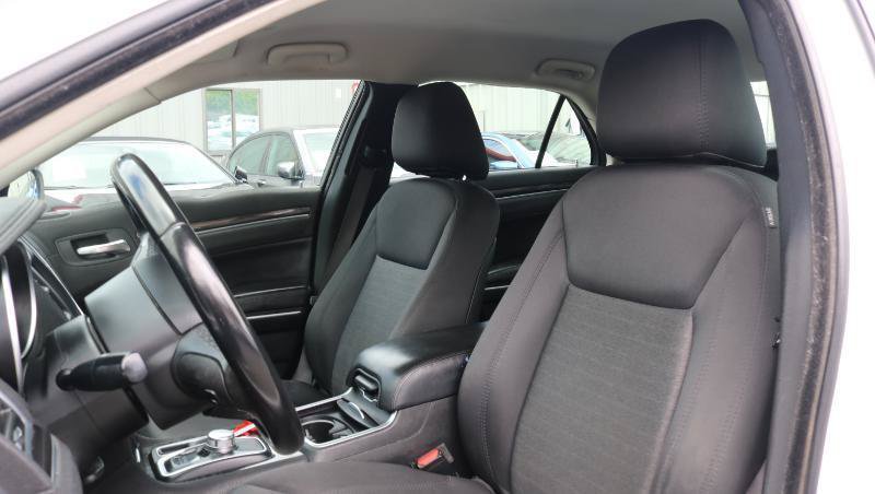 Used 2018 Chrysler 300 Touring w/ Sport Appearance Package RWD image 7