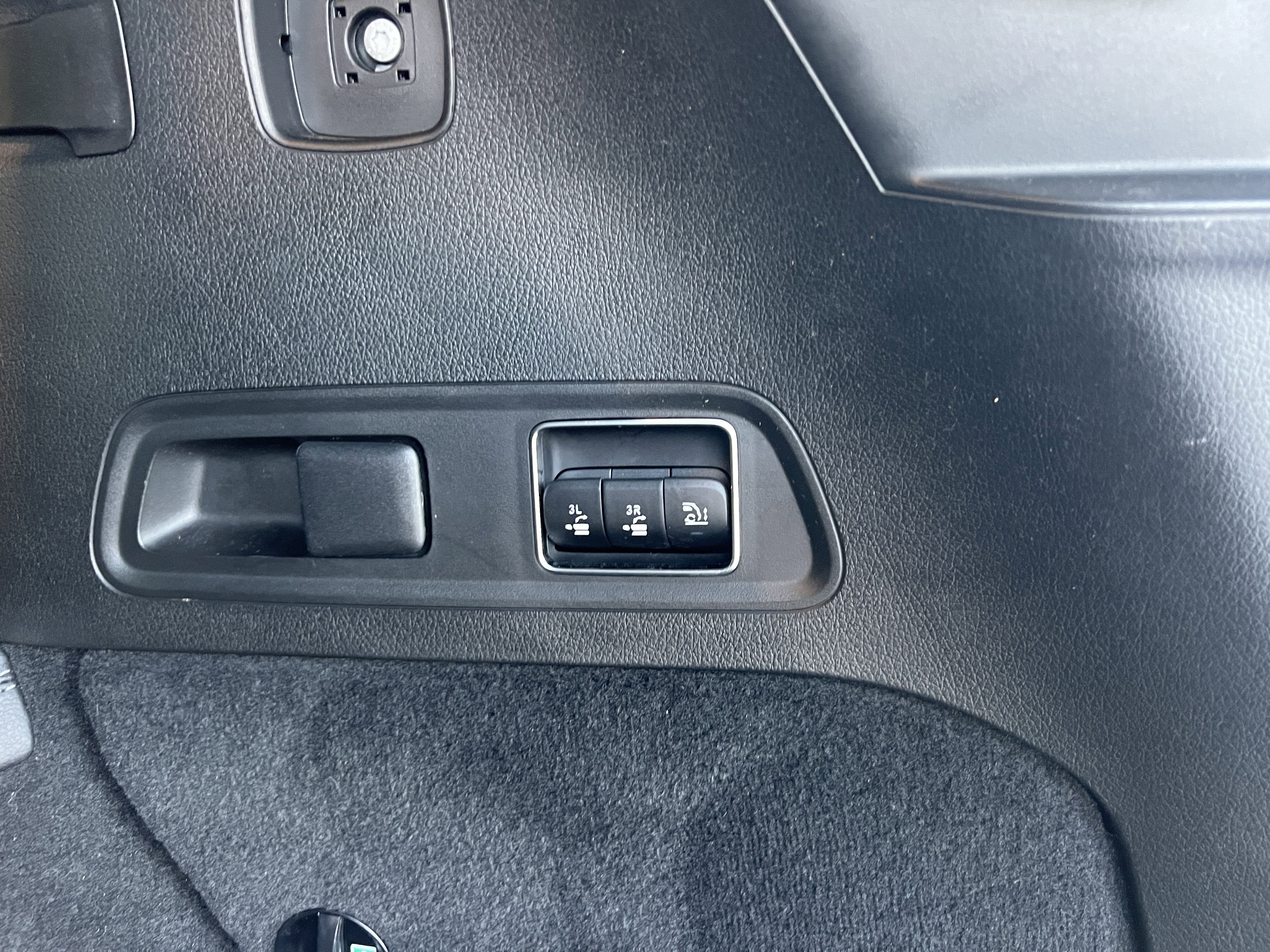 Used 2022 Mercedes-Benz GLS 450 4MATIC image 30