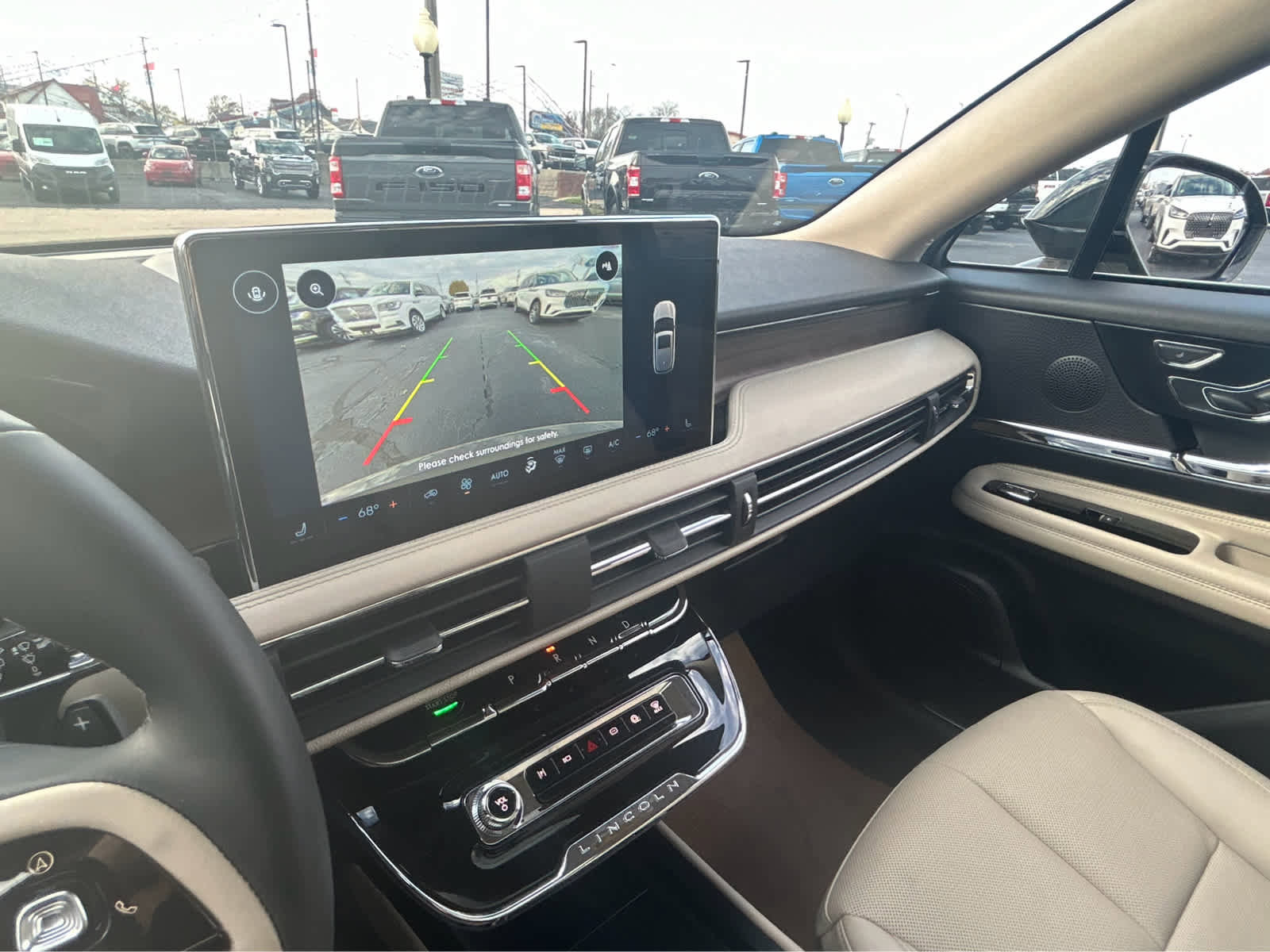 Used 2025 Lincoln Corsair Grand Touring image 34