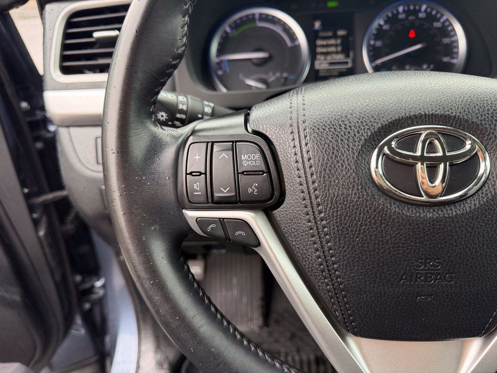 Used 2019 Toyota Highlander XLE AWD/4WD image 18