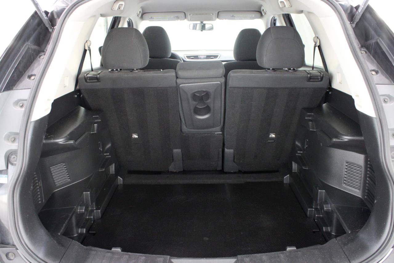 Used 2016 Nissan Rogue SV FWD image 62