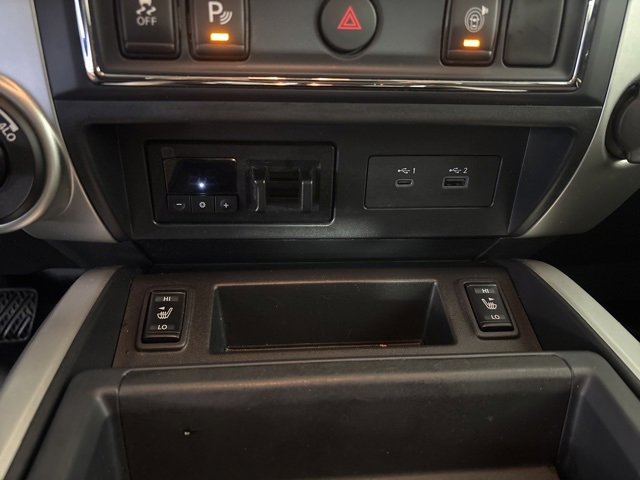 Used 2021 Nissan Titan SV w/ SV Convenience Package image 20