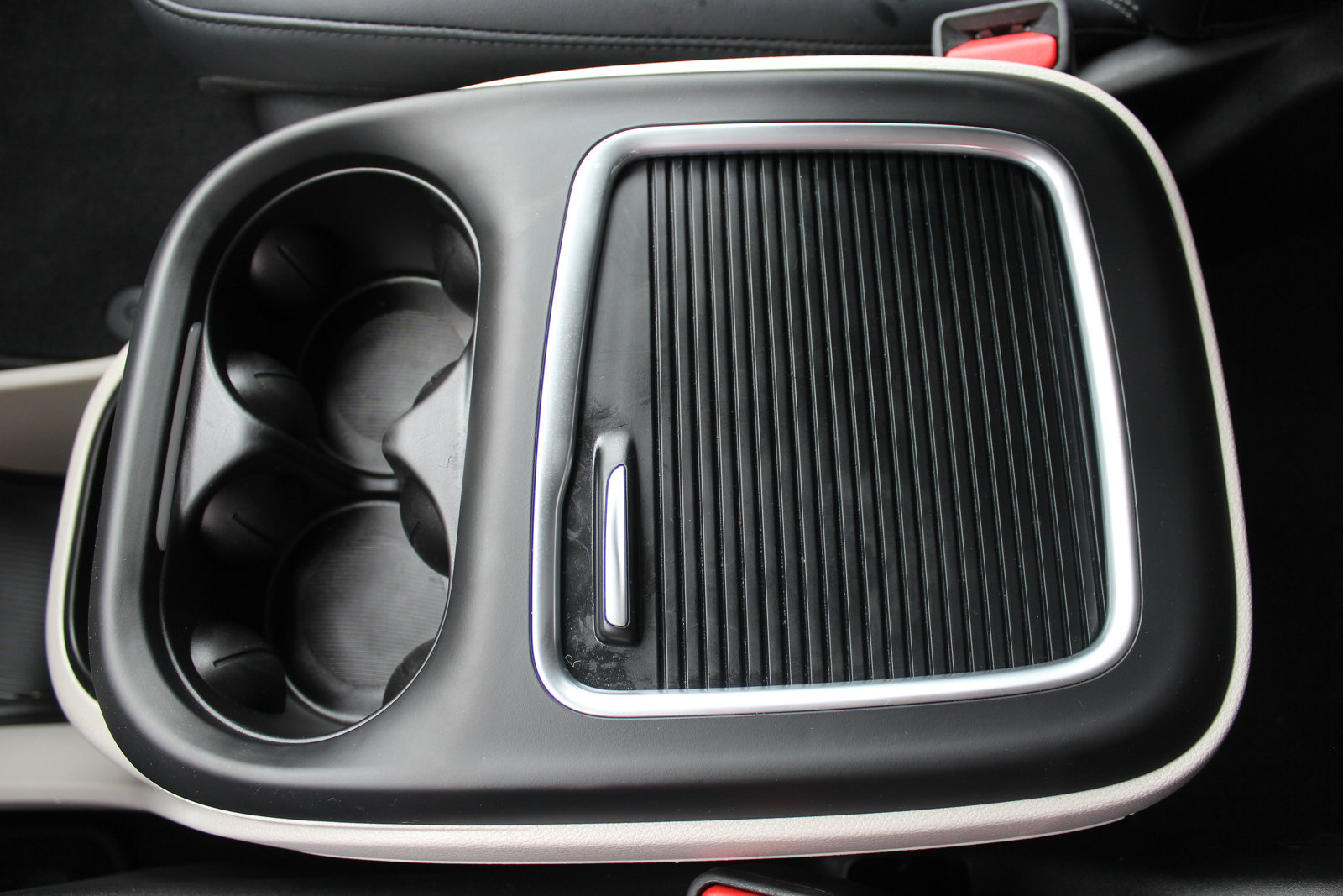 Used 2024 Chrysler Pacifica Select image 40