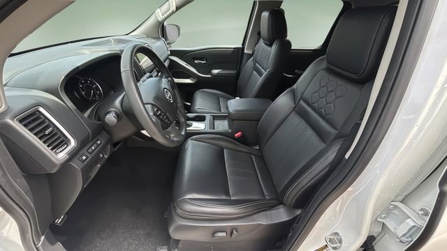 Used 2024 Nissan Frontier SL w/ Technology Package RWD image 19