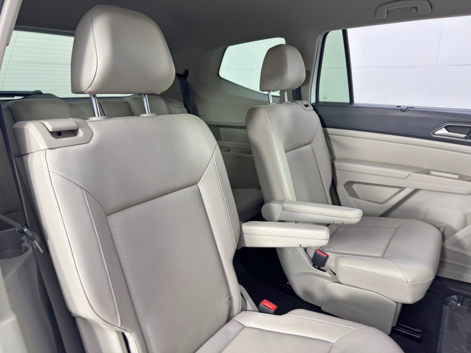 Used 2019 Volkswagen Atlas SE w/ Towing Package image 36