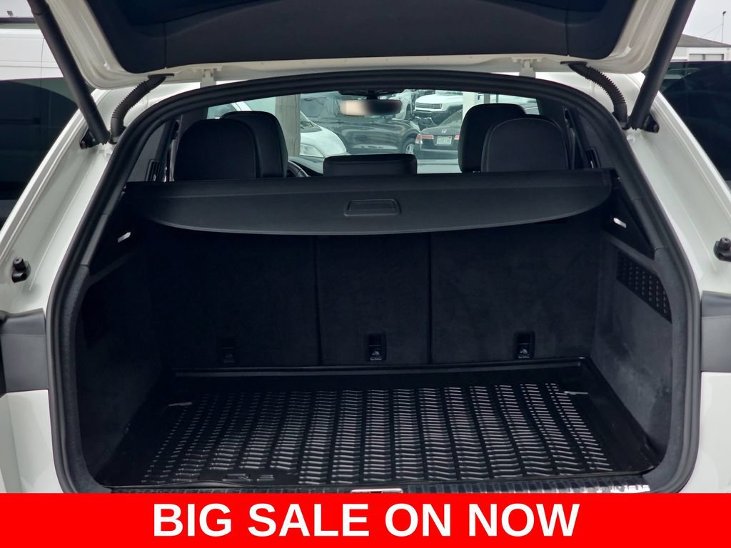 Used 2019 Audi Q8 Premium Plus w/ Premium Plus AWD/4WD image 12
