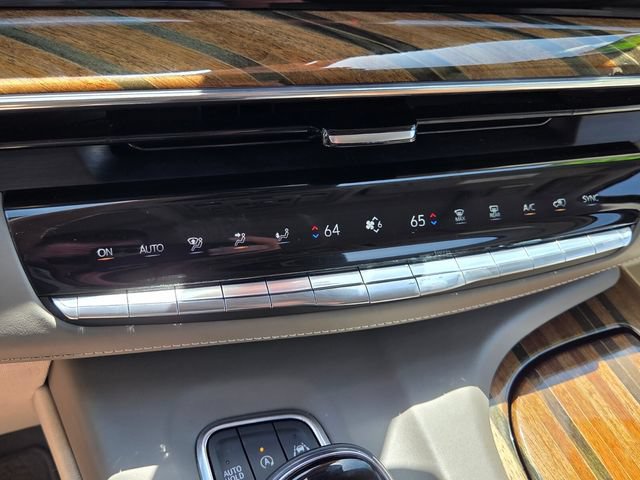 Used 2023 Cadillac Escalade Sport Platinum AWD/4WD image 34