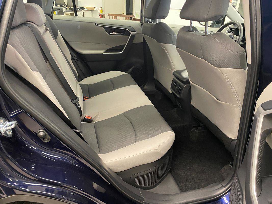 Used 2025 Toyota RAV4 XLE image 18