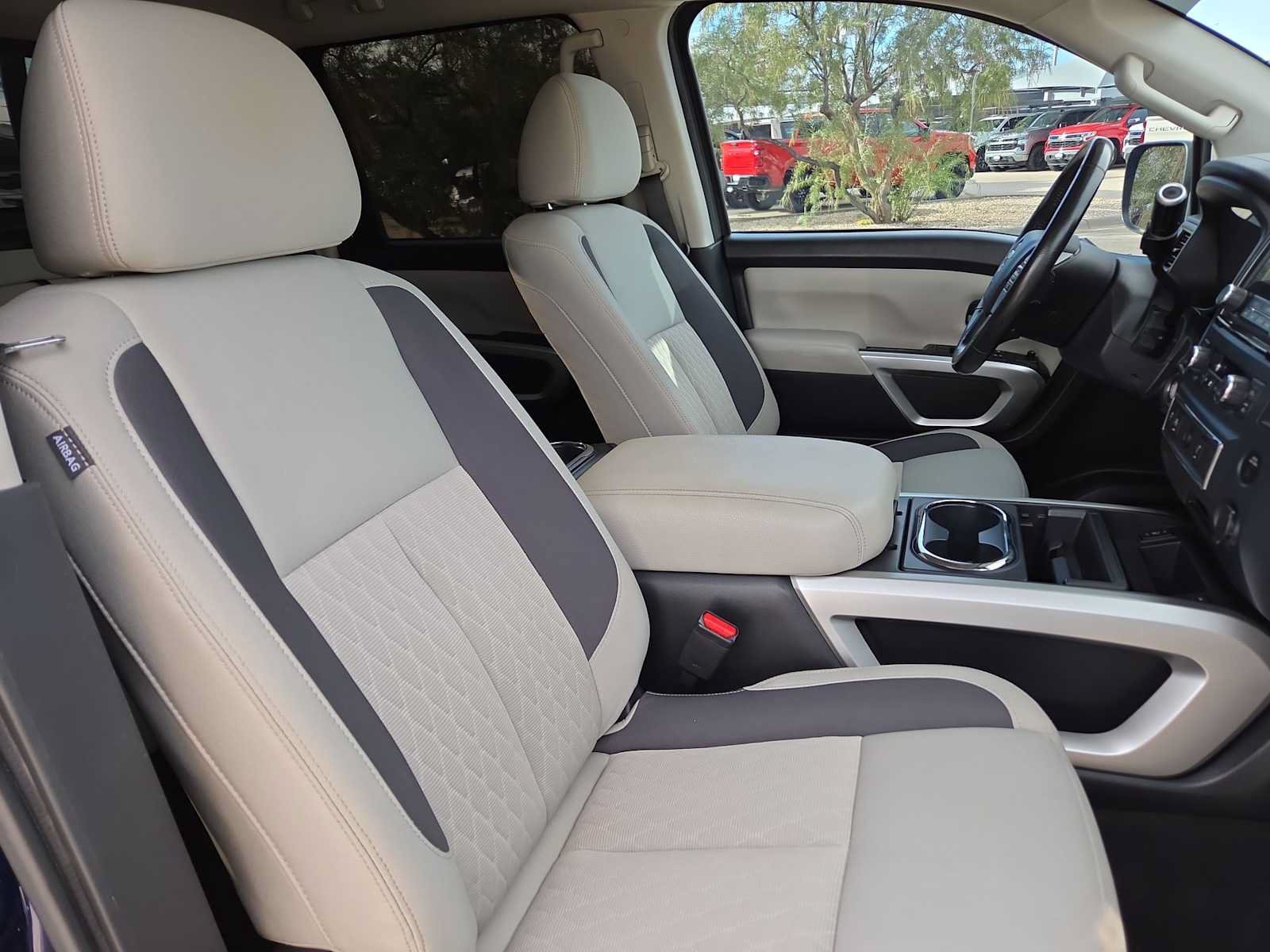 Used 2023 Nissan Titan SV w/ SV Convenience Package RWD image 18