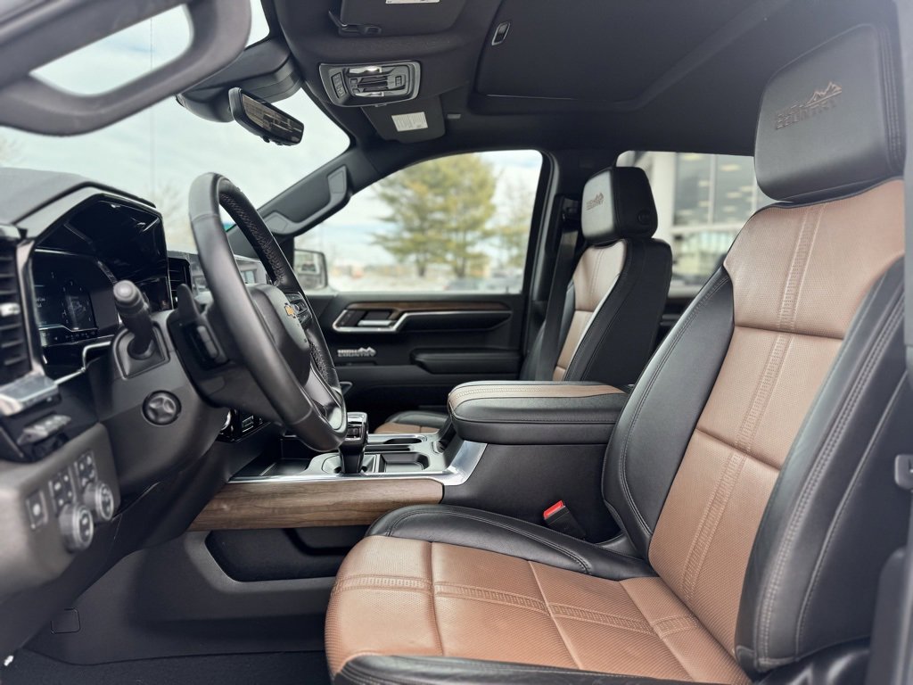 Used 2023 Chevrolet Silverado 1500 High Country w/ High Country Premium Package image 15