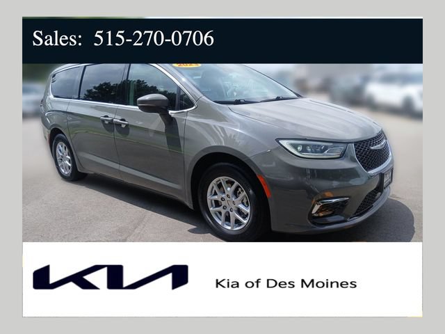 Used 2023 Chrysler Pacifica Touring-L