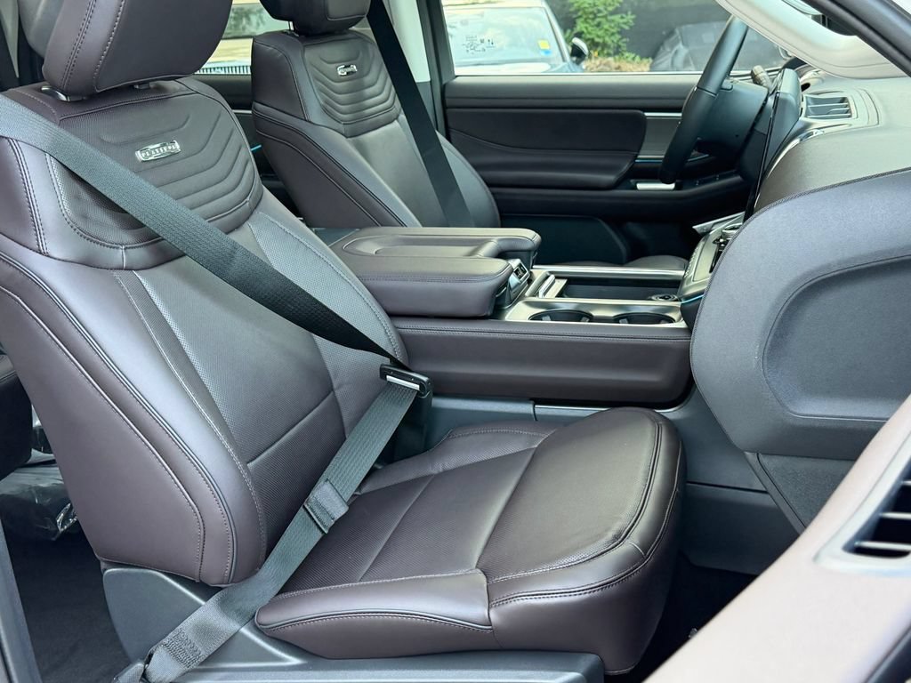 New 2027 Ford Expedition Max Platinum w/ Platinum Ultimate Package AWD/4WD image 18