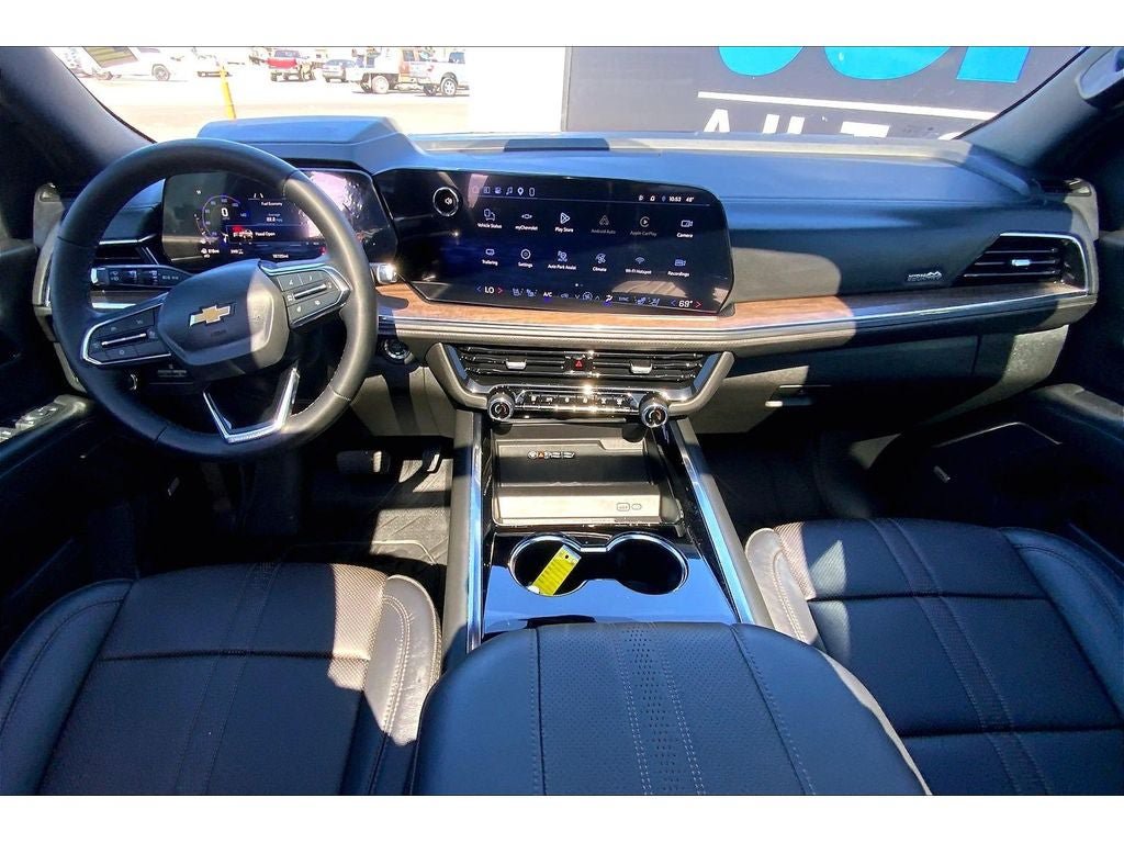 Used 2026 Chevrolet Tahoe High Country AWD/4WD image 17