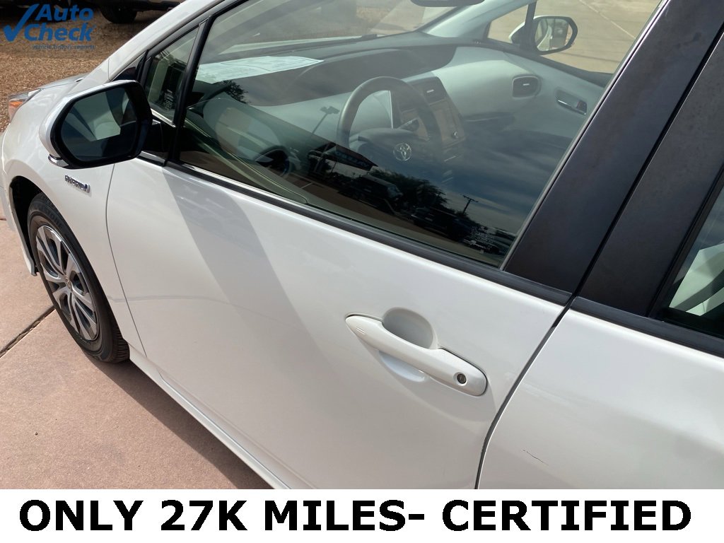 Used 2020 Toyota Prius XLE w/ Advanced Technology Package image 20