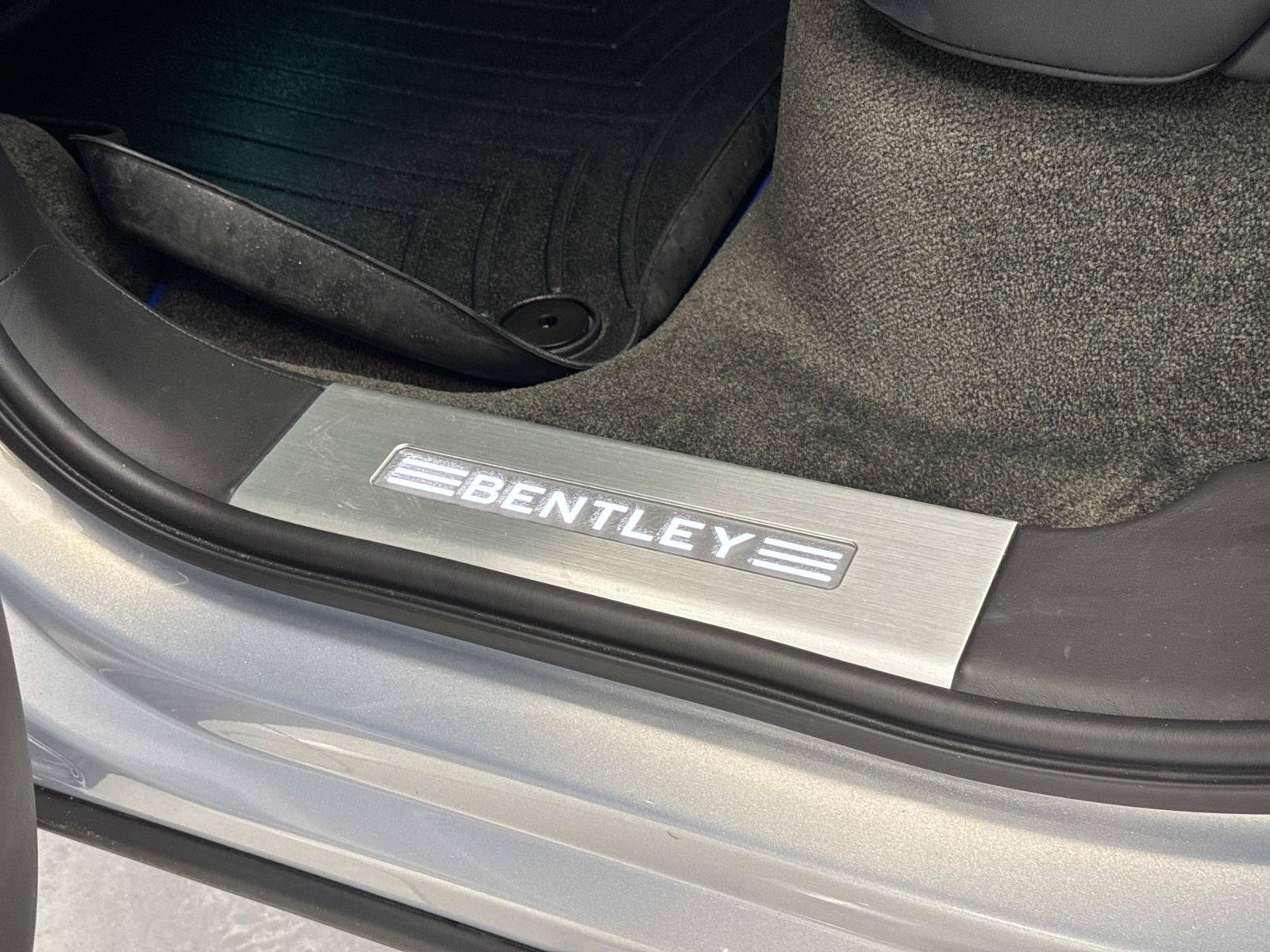Used 2020 Bentley Bentayga Design Series AWD/4WD image 6