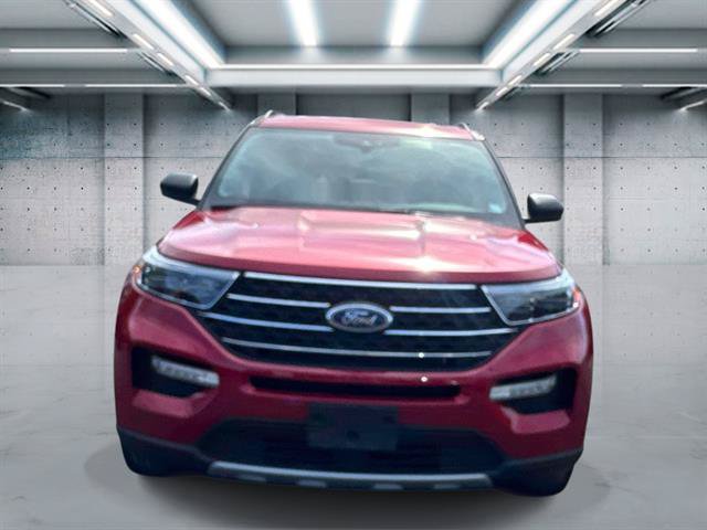 Used 2023 Ford Explorer XLT w/ Equipment Group 202A AWD/4WD image 3