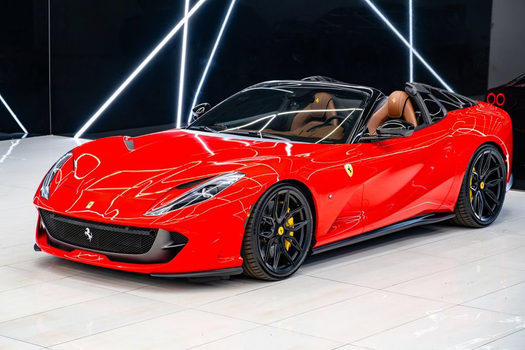 Used 2021 Ferrari 812 GTS RWD image 3