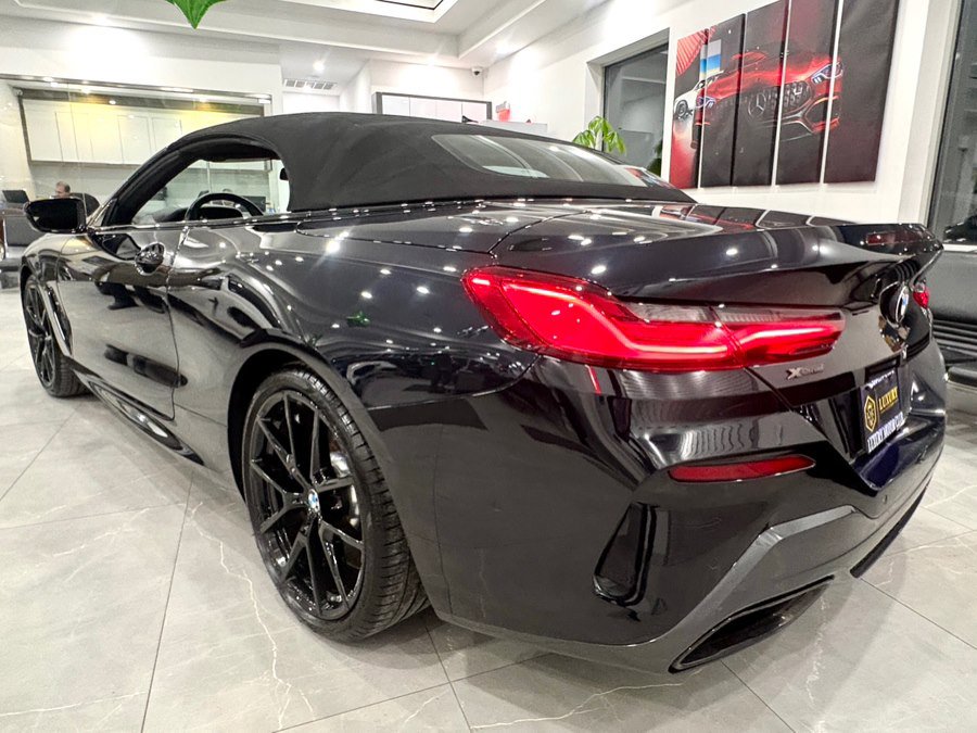 Used 2022 BMW M850i xDrive Convertible w/ Driving Assistance Package image 5