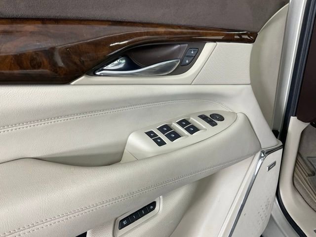 Used 2016 Cadillac Escalade ESV Luxury image 28