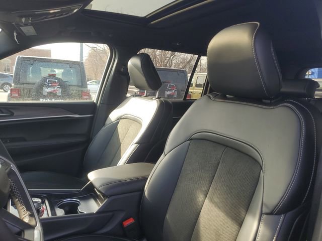 New 2026 Jeep Grand Cherokee Laredo image 10