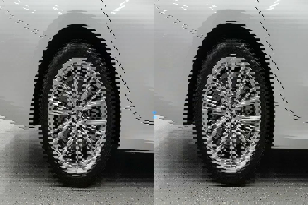 Used 2024 BMW 330i xDrive Sedan w/ Convenience Package image 36